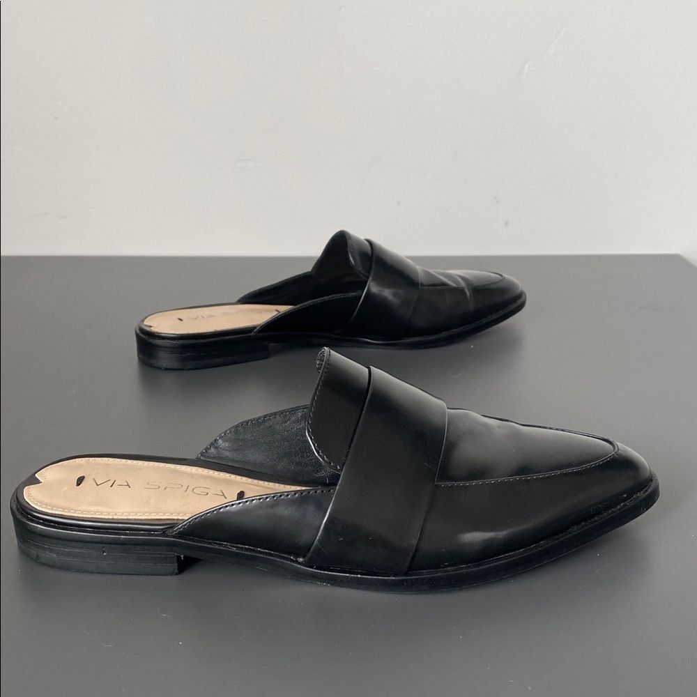 Via Spiga Women’s Shiny Black Leather Loafers Mules Sz 7 Flat Casual Chic Preppy